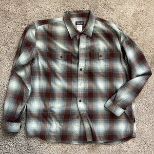 Patagonia Men’s Buckshot Long-Sleeved Button Up Shirt XL Plaid Organic Cotton